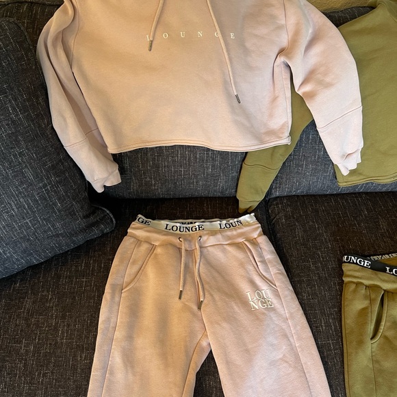 XS and S Lounge sets - Picture 5 of 5